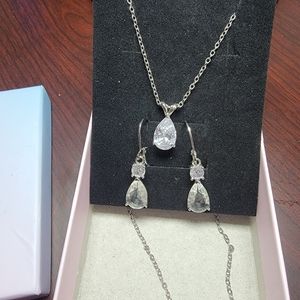Pear Shaped necklace with matching earrings